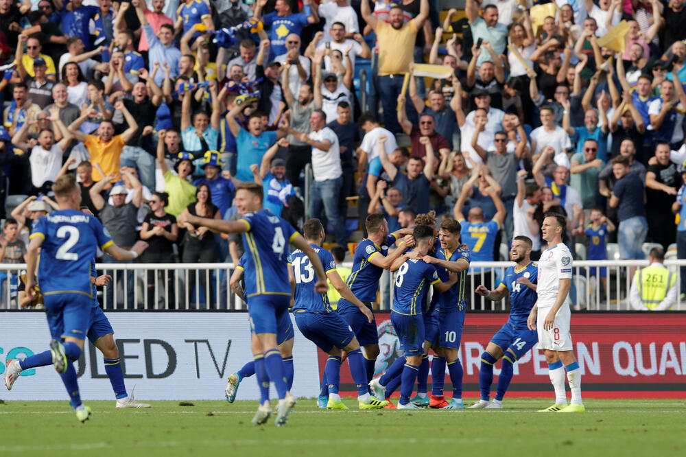 Slavlje kosovskih fudbalera nakon gola protiv Češke, Foto: FLORION GOGA