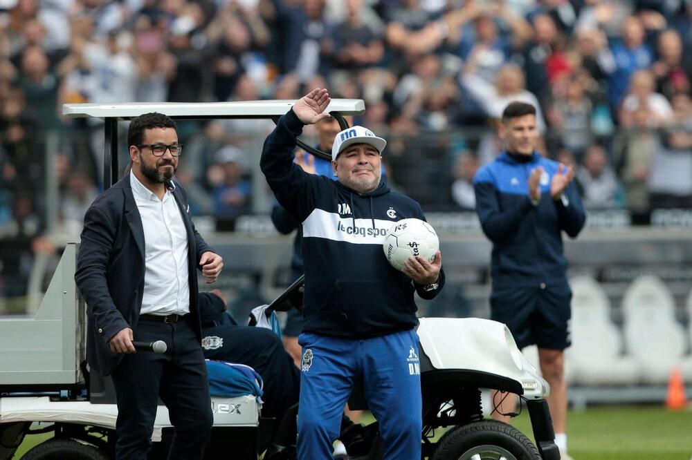 Maradona na prvom treningu