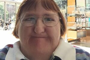 Ljudi su joj govorili da je previše ružna da bi postavljala...