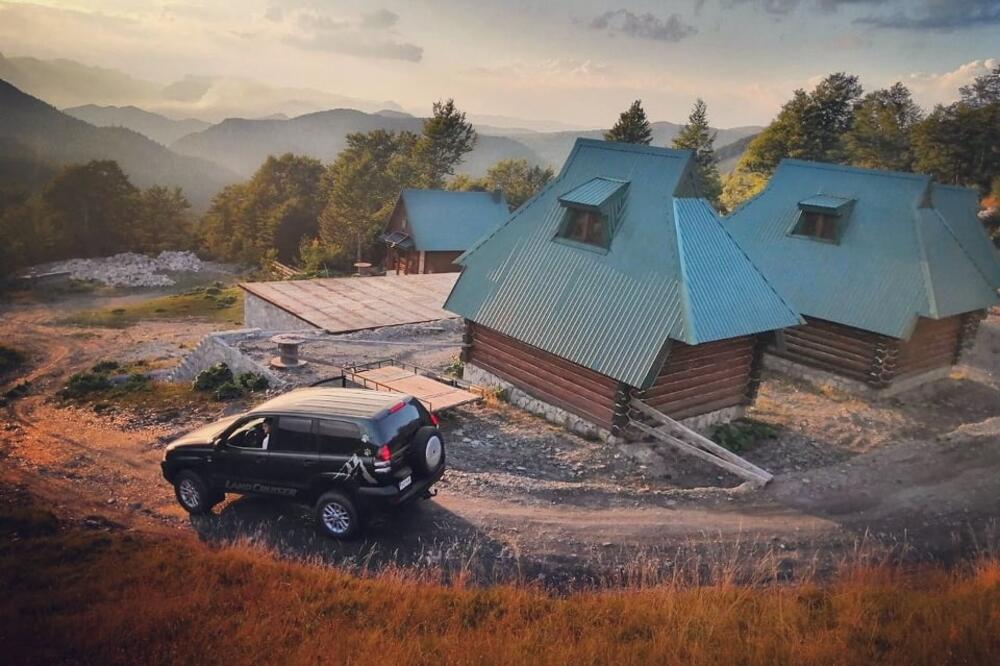 Etno katun u izgradnji, Foto: Privatna arhiva