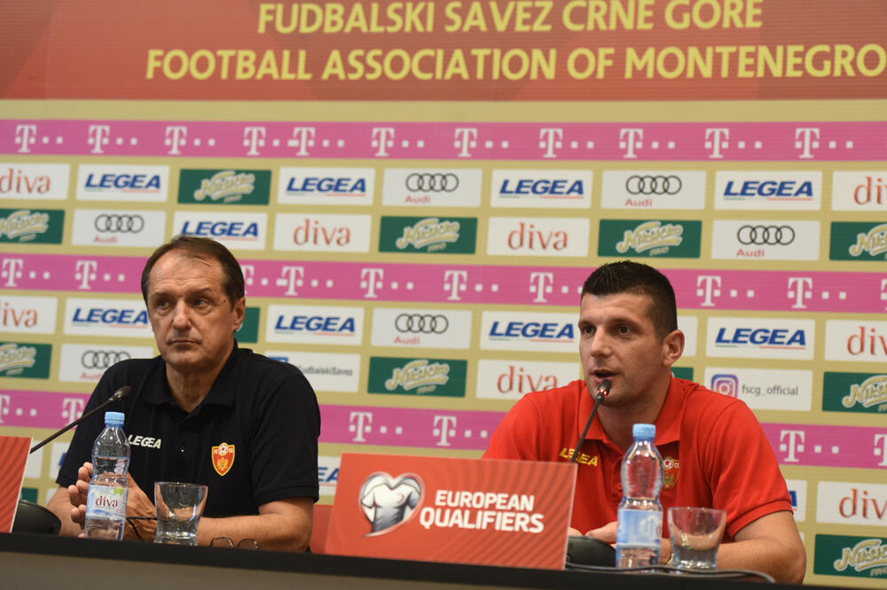 Faruk Hadžibegić i Fatos Bećiraj juče na pres konferenciji, Foto: Savo Prelević