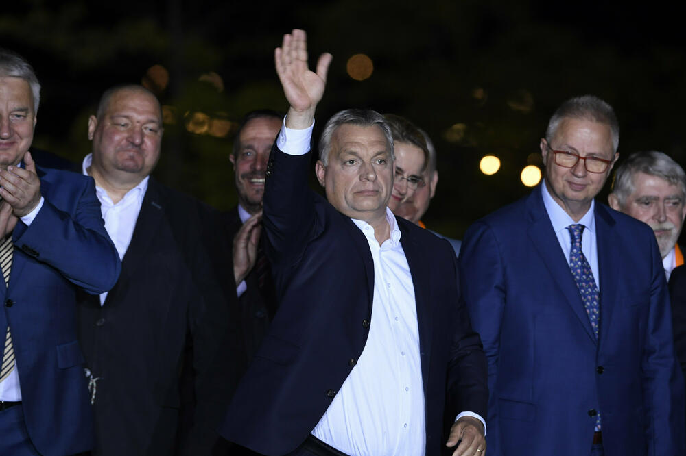 “Gardijan” ga opisuje kao čovjeka koji sprovodi Orbanovu volju: premijer Mađarske i Tročanji (desno), Foto: Szilard Koszticsak/AP