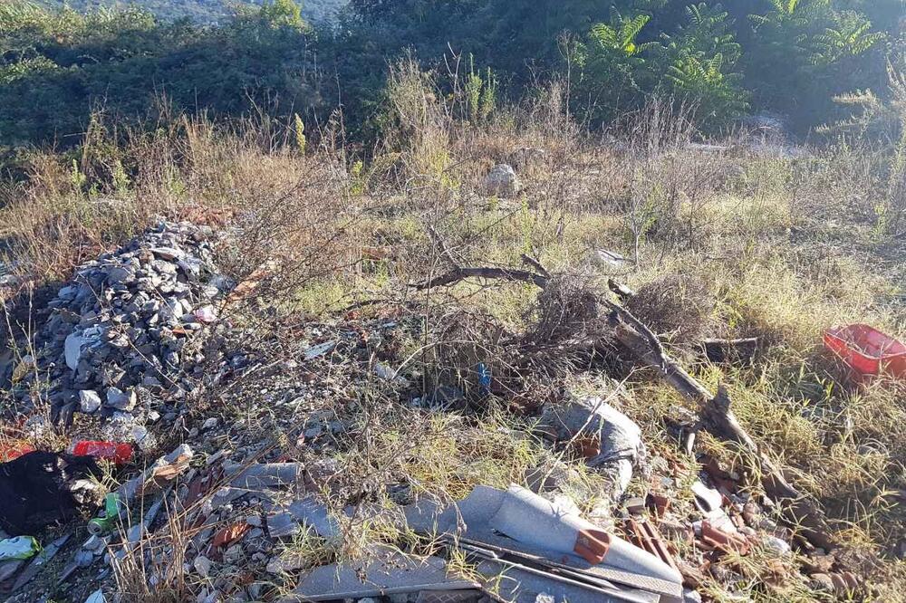 Jedna od nelegalnih deponija, Foto: Opština Tivat