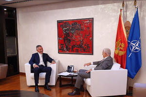 Vlada se pohvalila na društvenim mrežama: Đukanović i Marković o...