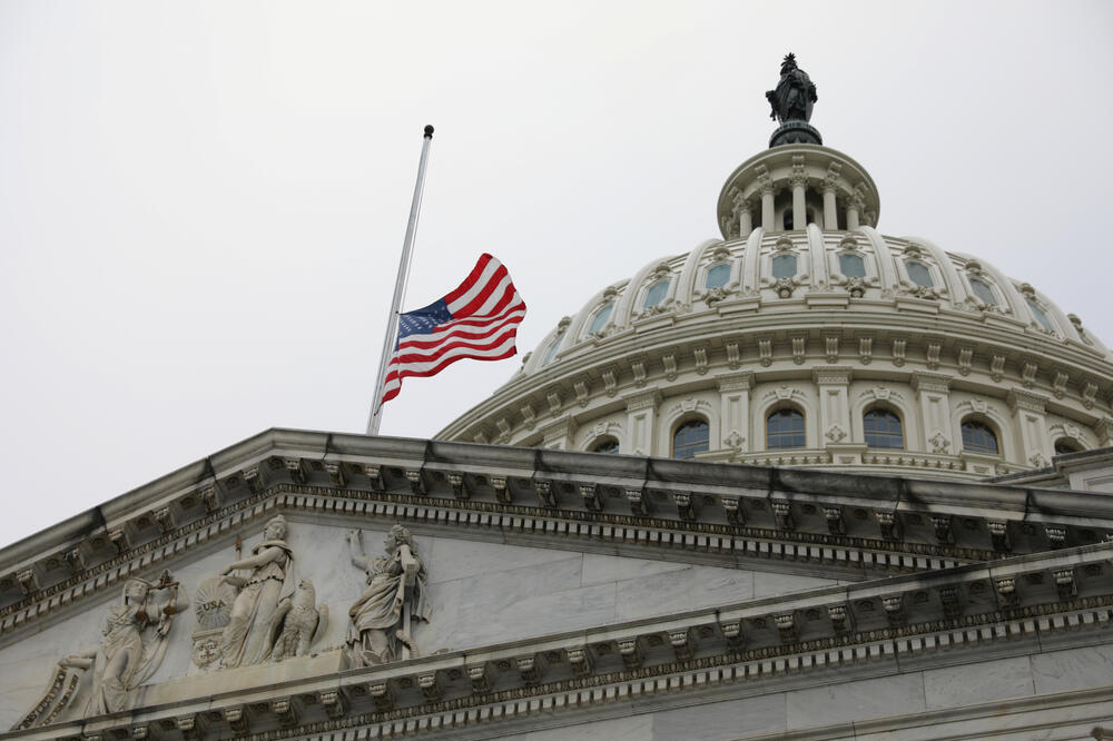 Zastava na pola koplja: Kapitol Hil, Foto: Reuters