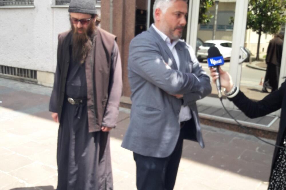 Sveštenik Neofit i advokat Krpović (arhiva), Foto: Komnen Radević
