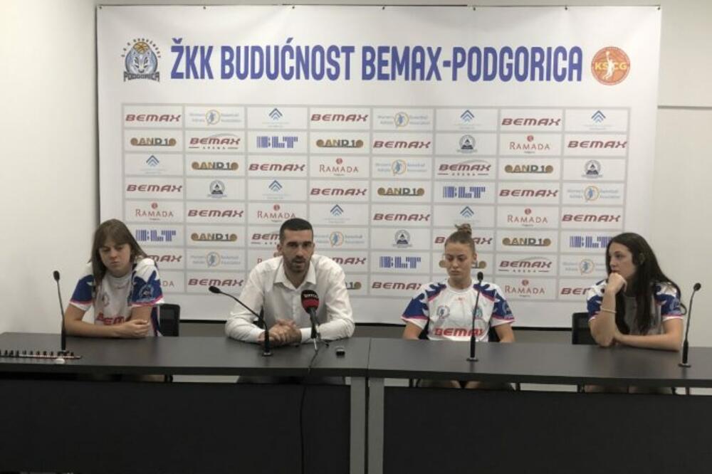 Sa pres konferencije