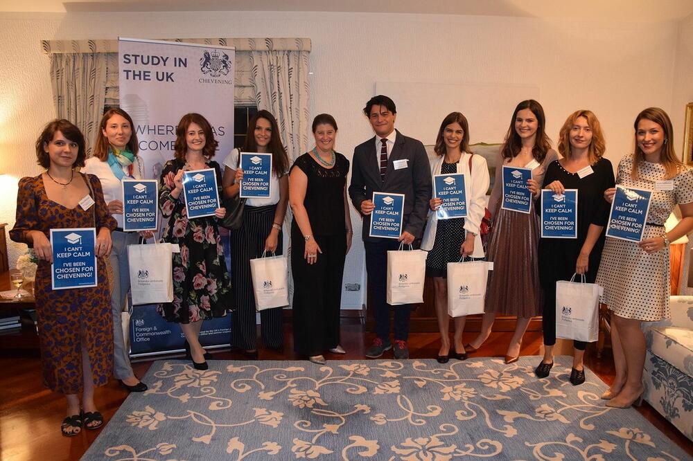 Fotografija sa ceremonije uručivanja sertifikata, Foto: Britanska ambasada Podgorica