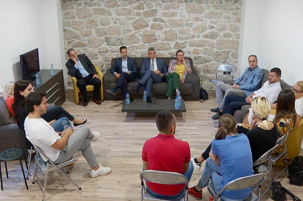 Sa sastanka, Foto: PR Centar