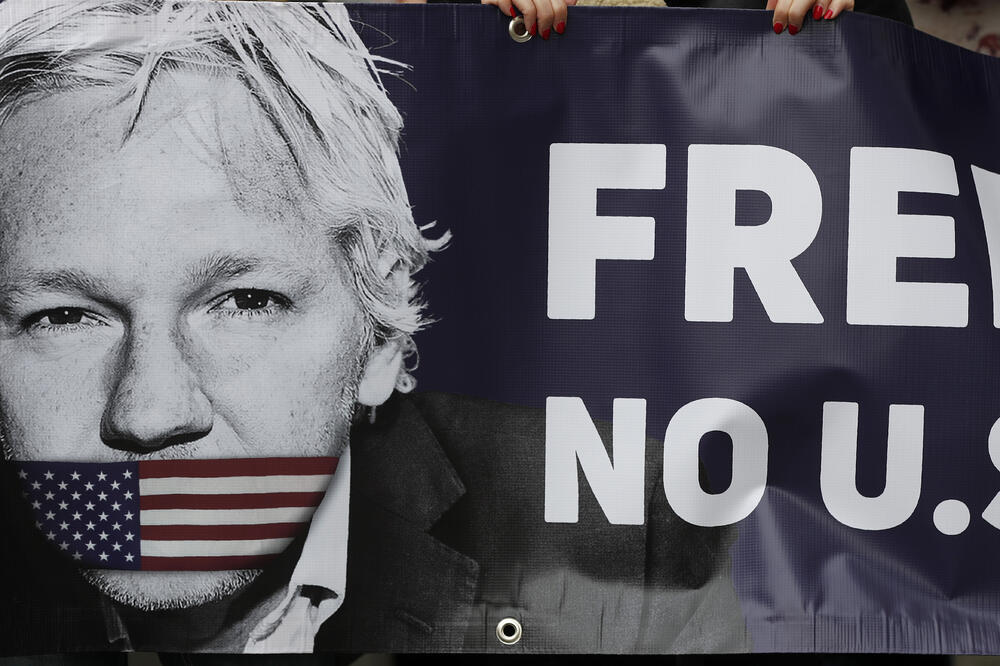 Sa skupa pristalica osnivača Vikiliksa, Foto: AP