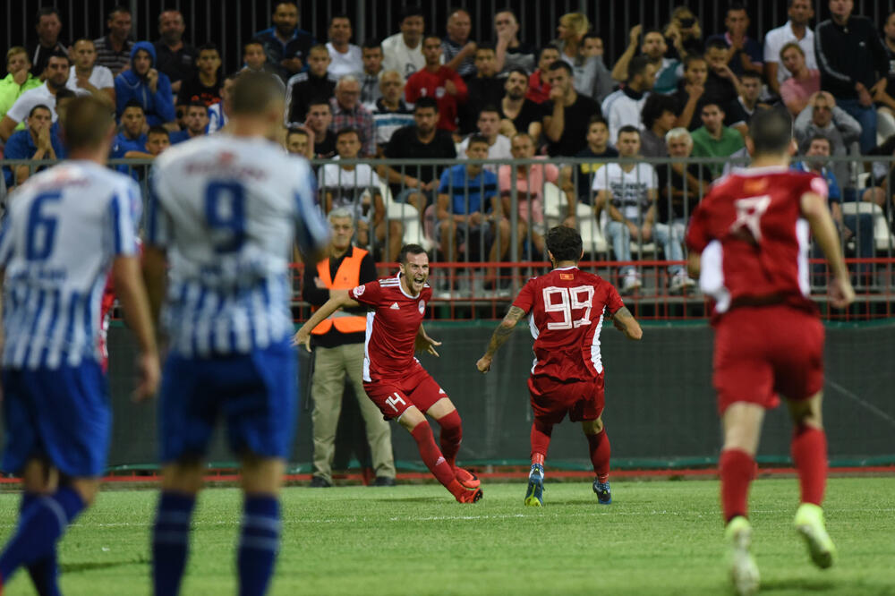 Novović je golom iz penala stavio tačku na pobjedu protiv Budućnosti, Foto: Savo Prelević
