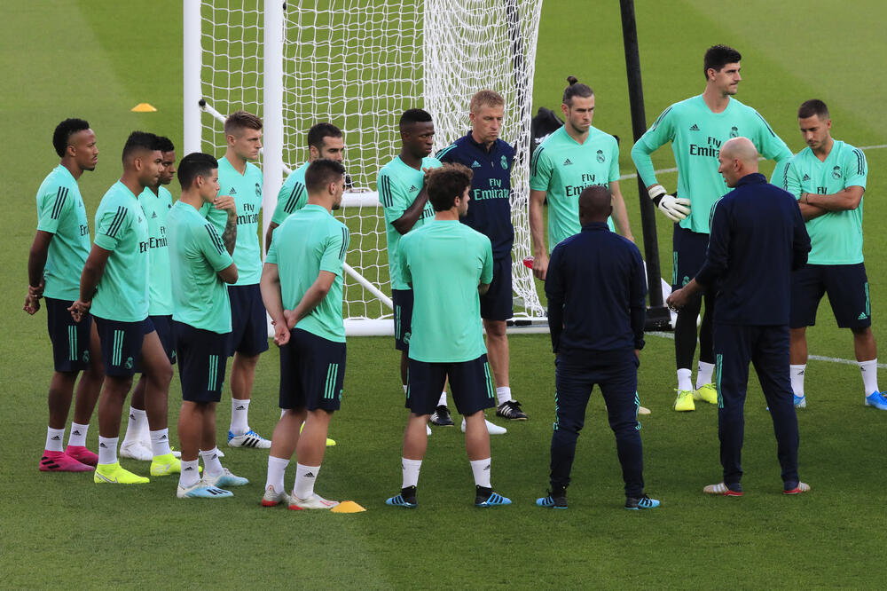 Fudbaleri Reala u Parizu, Foto: AP