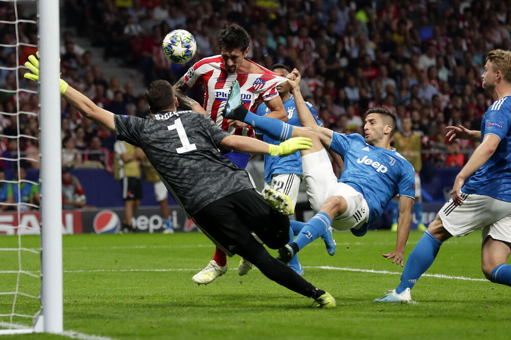 Stefan Savić postiže gol za Atletiko, Foto: AP