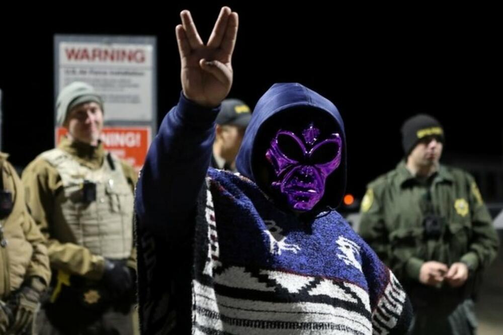 Ispred baze se pojavilo samo 75 ljudi, Foto: Reuters