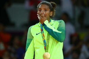 Heroina iz favele pala na doping testu