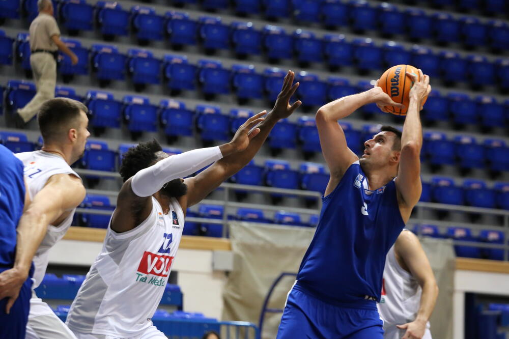 Milko Bjelica na večerašnjoj utakmici, Foto: KK Mornar