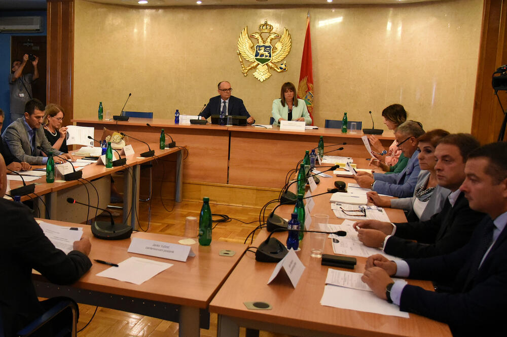 Bez dogovora o preraspodjeli mjesta: Sa sjednice Administrativnog odbora, Foto: Boris Pejović