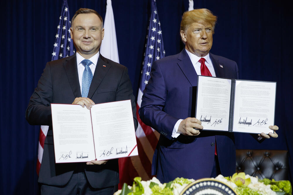 Duda i Tramp nakon potpisivanja sporazuma, Foto: Evan Vucci/AP