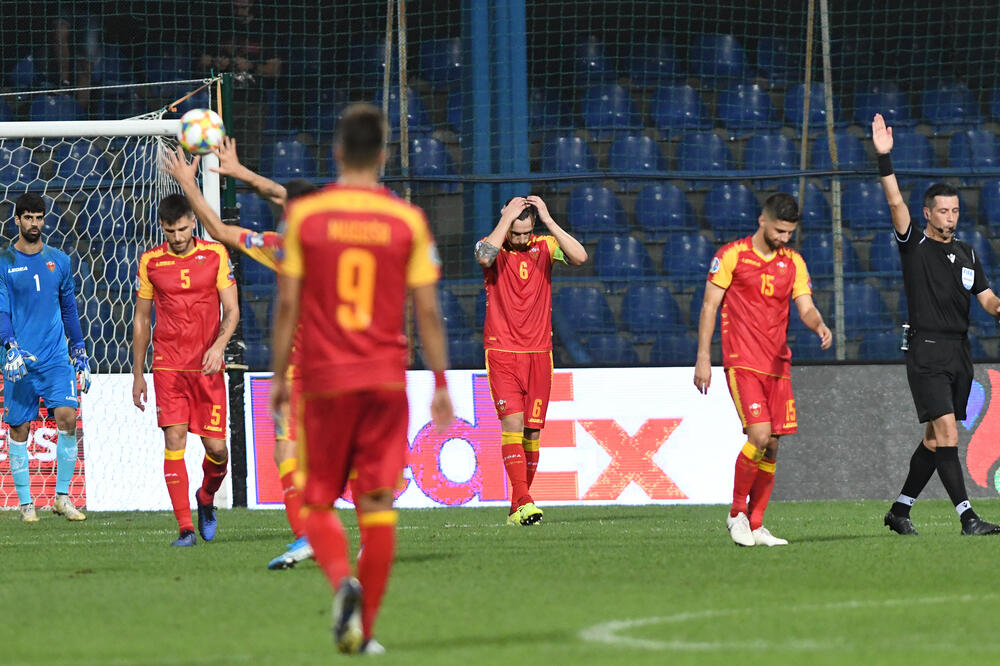 Fudbaleri Crne Gore na meču sa Češkom, Foto: Savo PRELEVIC