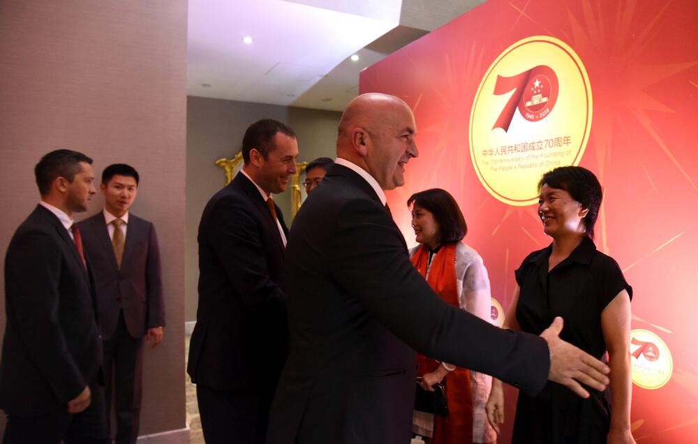 Ambasada Narodne republike Kine u Crnoj Gori organizovala je u Podgorici proslavu jubileja 70 godišnjice od osnivanja NR Kine.