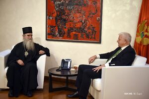 Marković pozvao Amfilohija na dijalog: Otkloniti dileme i sumnje...