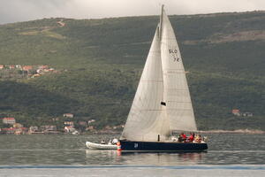 "Macropus" prvi uplovio u tivatsku marinu