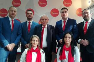 Demokrate Pljevlja: Mermerne crvene ploče su se čekale kao da...