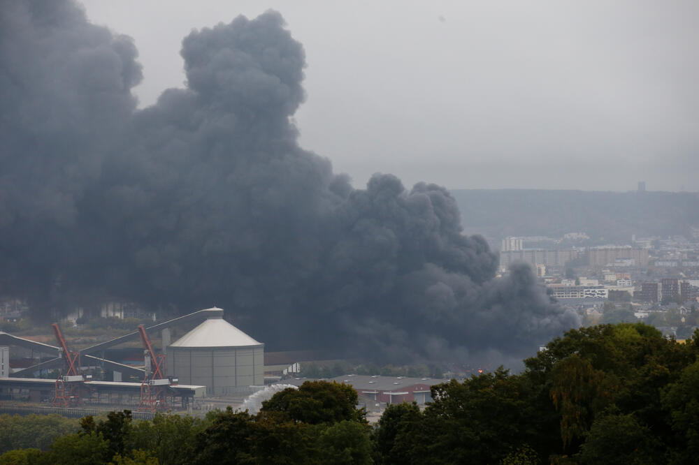 Gust dim iznad fabrike "Lubrizol", Foto: Reuters