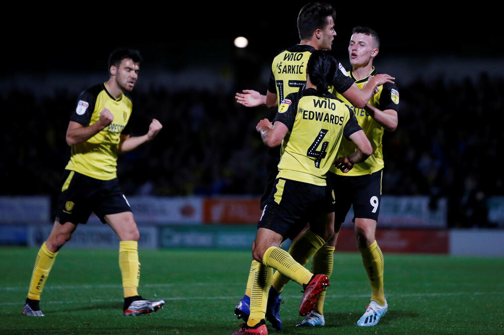 Igrači Bartona čestitaju Šarkiću, Foto: Reuters