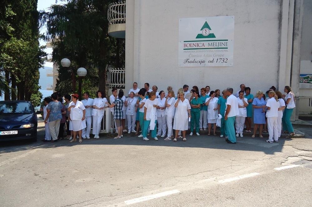Bolnica ima 158 zaposlenih: Sa ranijeg protesta radnika, Foto: Slavica Kosić