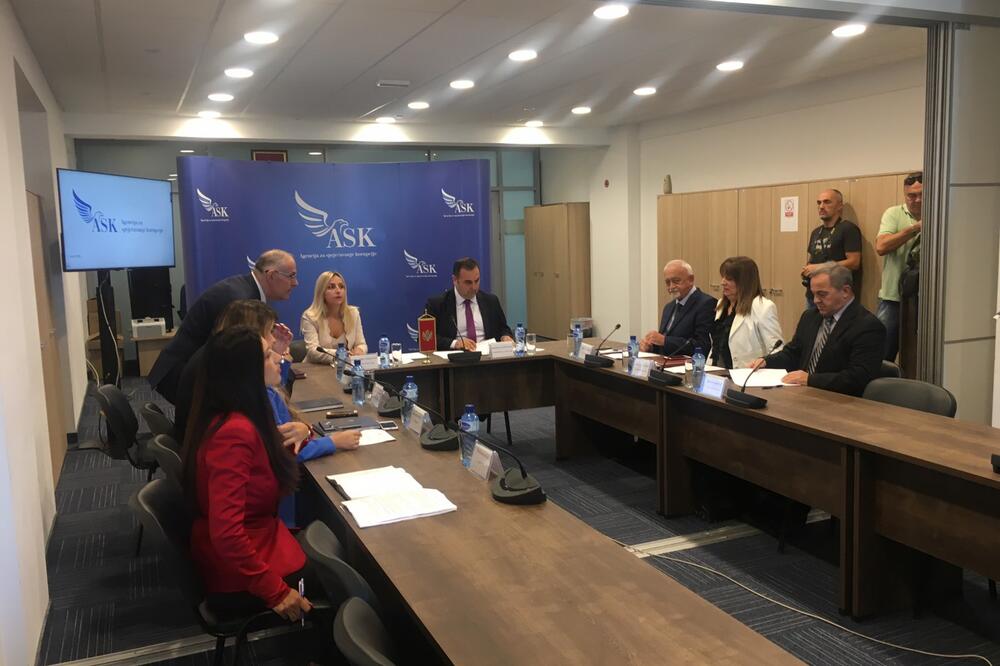 Sa sjednice Savjeta, Foto: Miloš Rudović