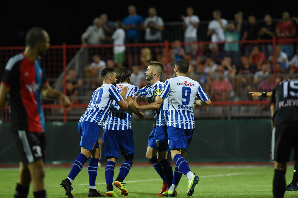 Na minus jedan: Fudbaleri Budućnosti, Foto: Savo Prelević