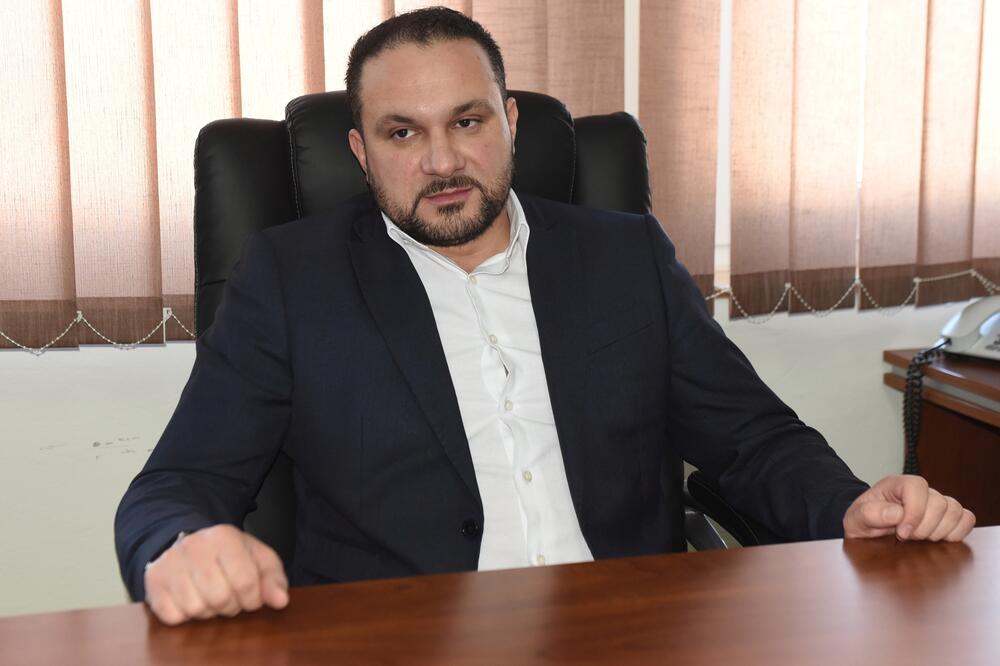 Hoće li krediti biti za privilegovane: Grbović, Foto: Savo Prelević