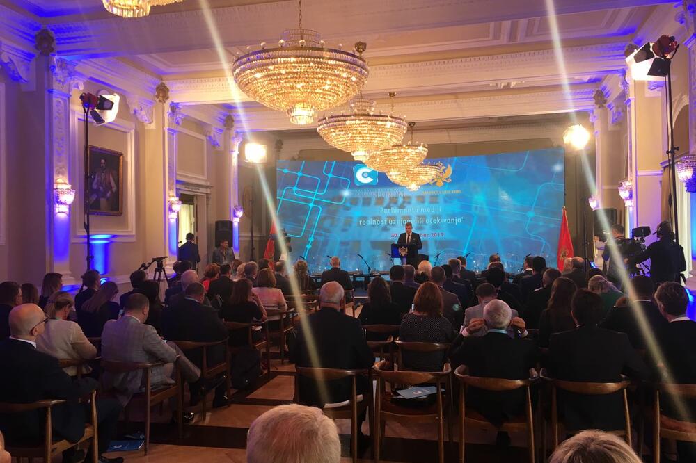 Brajović na otvaranju Cetinjskog parlamentarnog foruma, Foto: Miloš Rudović