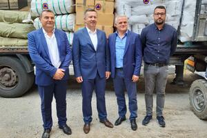 Uručena humanitarna pomoć Albaniji koju je opredijelila Vlada Crne...