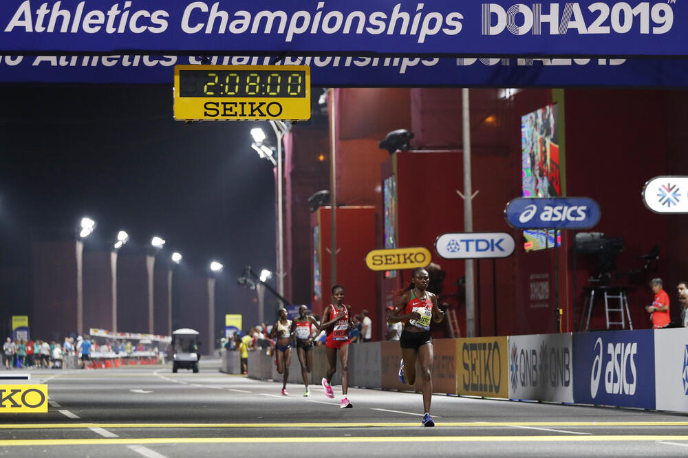 Sa ženskog maratona u Dohi, Foto: AP