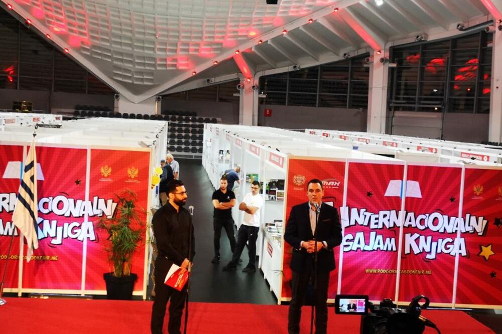 Vuković govori na otvaranju Sajma knjiga, Foto: Glavni grad Podgorica