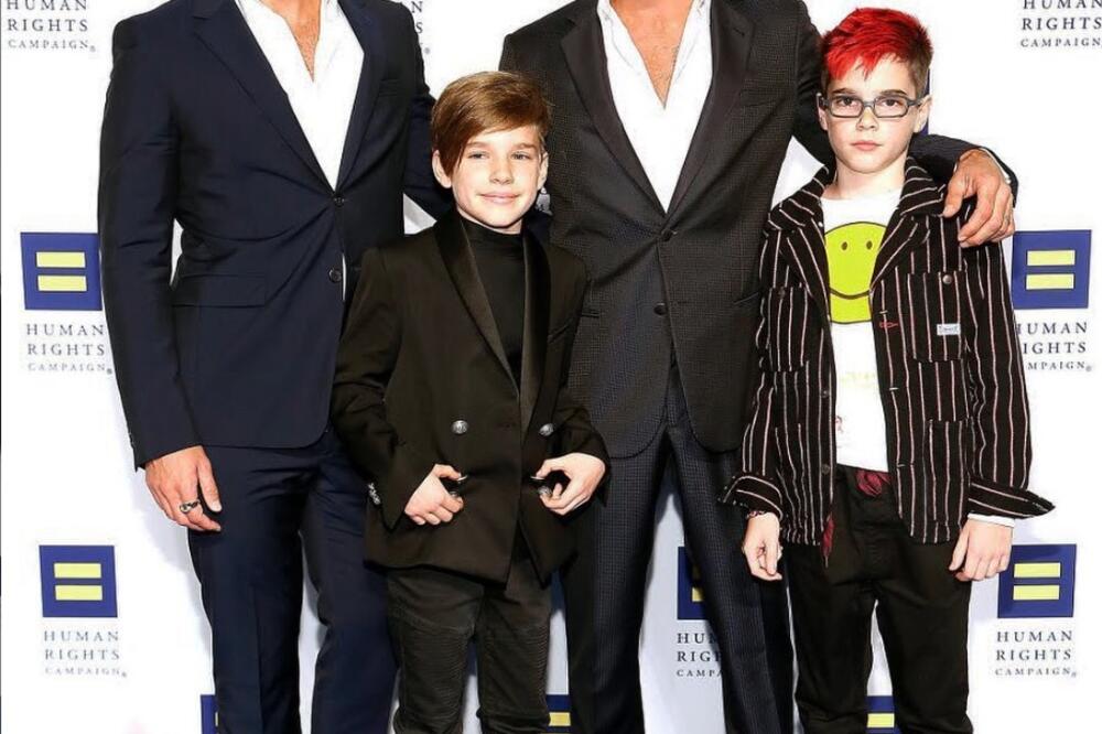 Riki sa suprugom i sinovima, Foto: Instagram