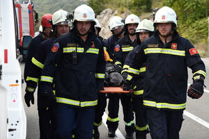 FOTO PRIČA Pogledajte terensku vježbu vatrogasaca