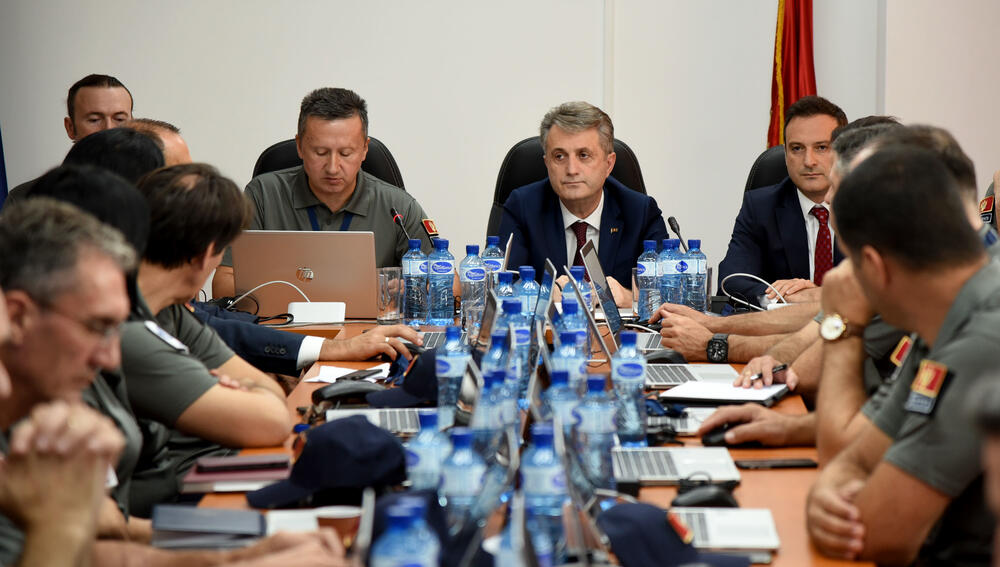 Tema terenske vježbe NICS MONTENEGRO 2019, koja se od 1. do 4. oktobra sprovodi u Podgorici i Danilovgradu, je gašenje požara na otvorenom prostoru i testiranje najsavremenijih informacionih tehnologija za koordiniranje i rukovođenje u zaštiti i spašavanju. Pored predstavnika NATO-a, u vježbi učestvuju timovi iz Sjeverne Makedonije, Hrvatske, Bosne i Hercegovine i Crne Gore, kao domaćina vježbe.