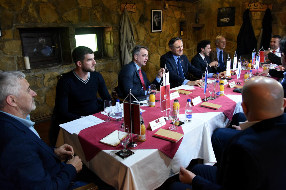 Sve manje vremena za tehničku vladu: Sa sastanka lidera opozicije, Foto: Boris Pejović
