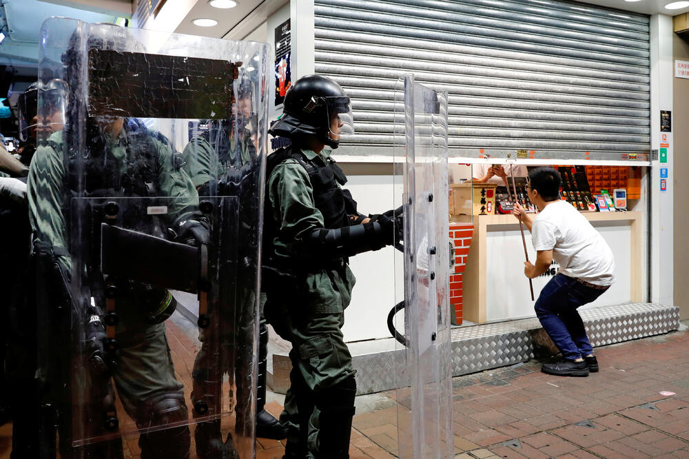 Policjija u Hongkongu, Foto: Reuters