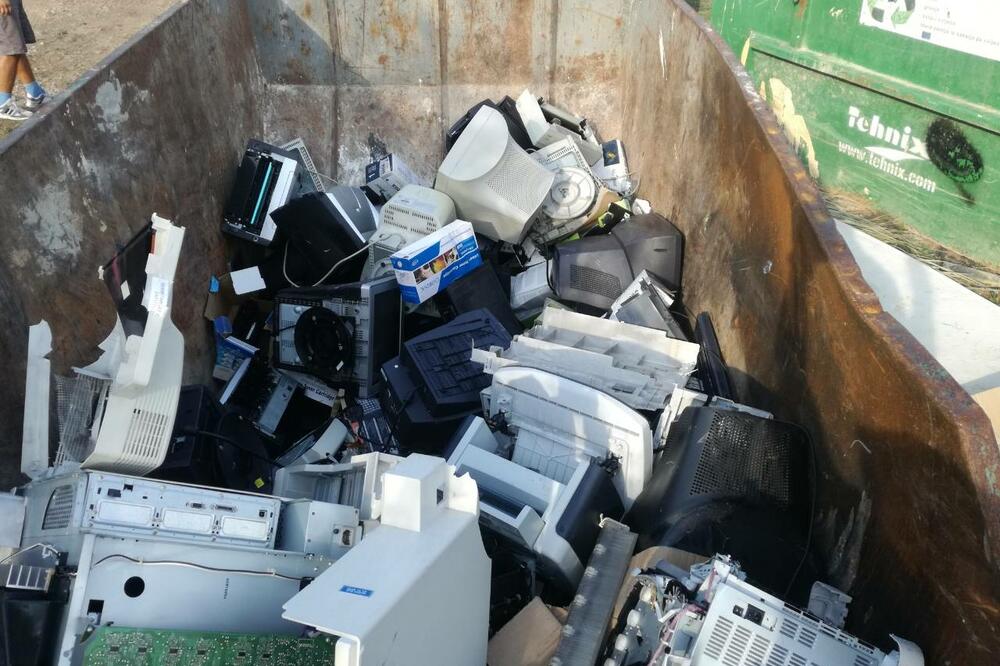 Elektronski i električni otpad, Foto: Komunalno Tivat