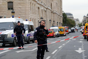 Napad u sjedištu policije u Parizu, petoro mrtvih