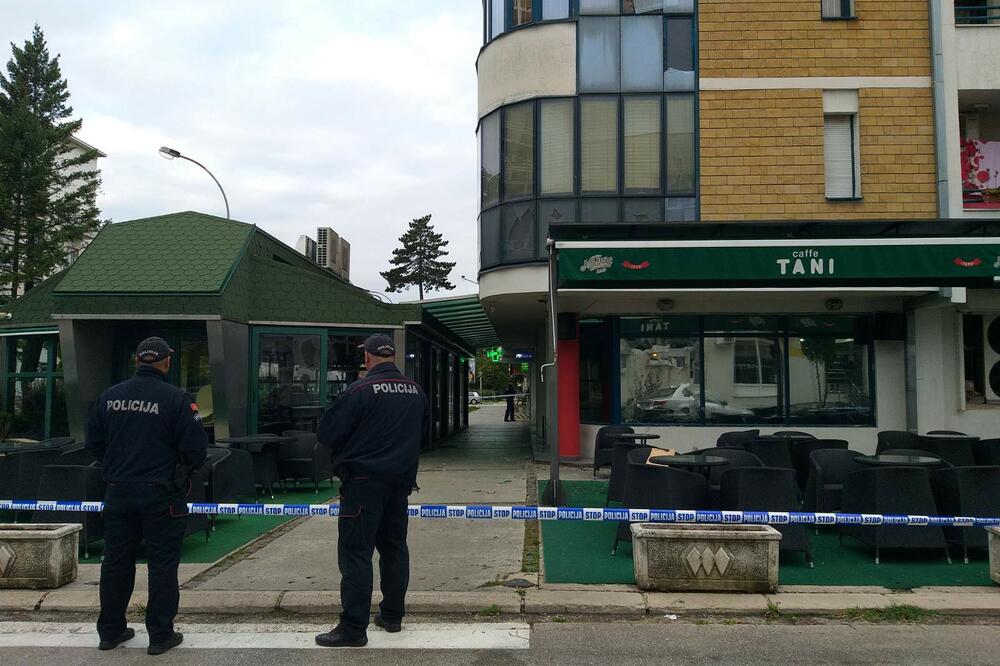 Jutros ispred lokala "Tani", Foto: Svetlana Mandić