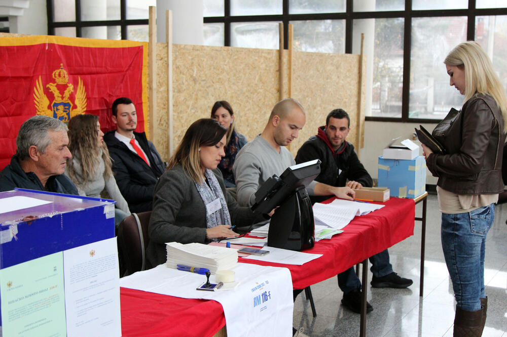 Sa biračkog mjesta (ilustracija), Foto: Filip Roganović