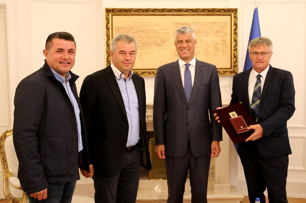 Đonlešaj nagrađen za doprinos u oblasti humanosti i mira, Foto: Facebook.com/HashimThaciOfficial