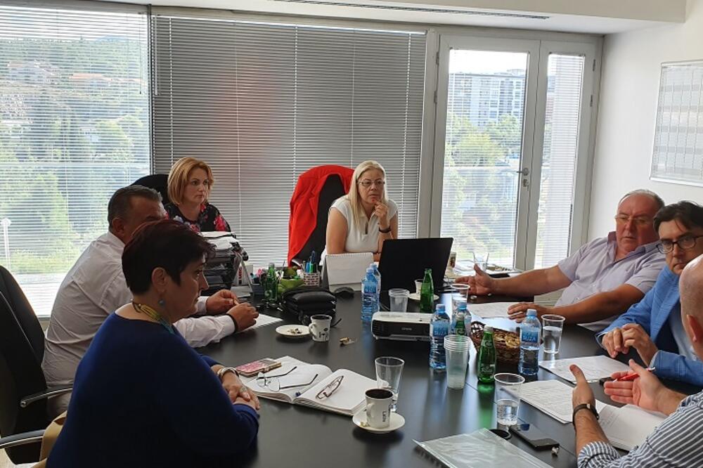 Sa sjednice Savjeta, Foto: Uprave za bezbjednost hrane, veterinu i fitosanitane poslove