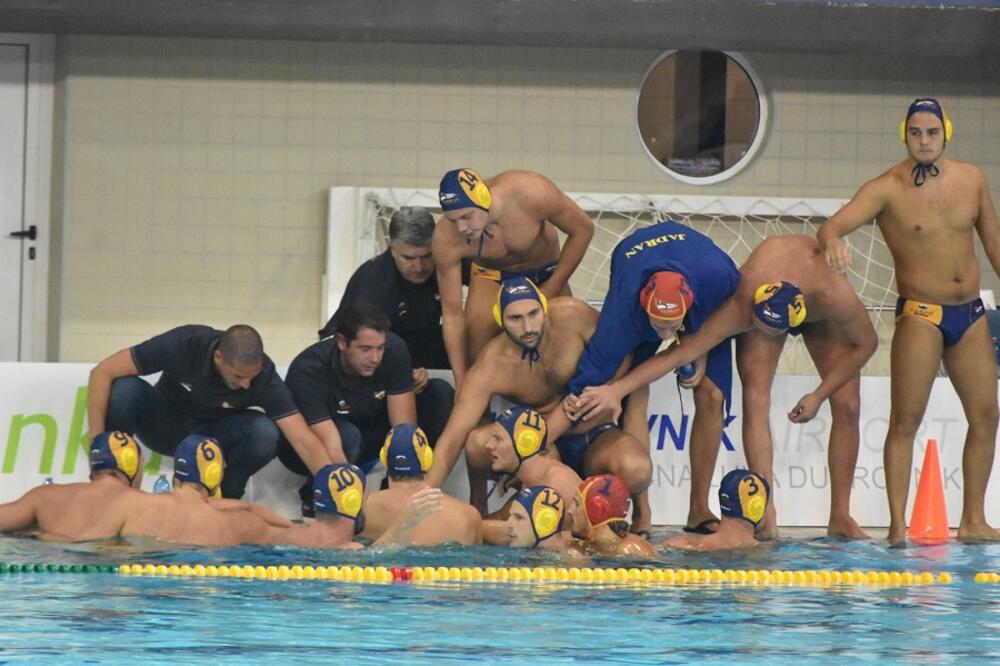 Vaterpolisti Jadran Carina na večerašnjem meču, Foto: PVK Jadran