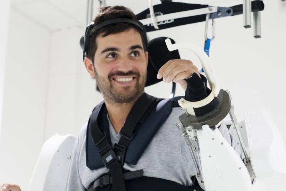 Čineći prve korake u odijelu osjećao se kao "prvi čovjek na Mjesecu": Tibo, Foto: Fonds De Dotation Clinatec